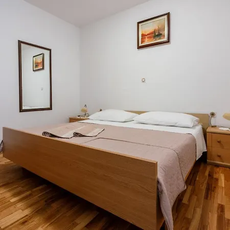 Niko Apartment *