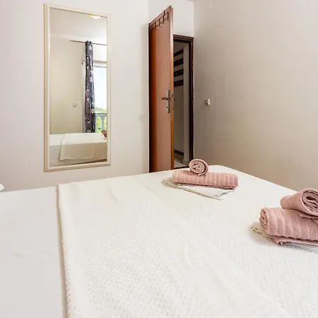 Niko Apartment