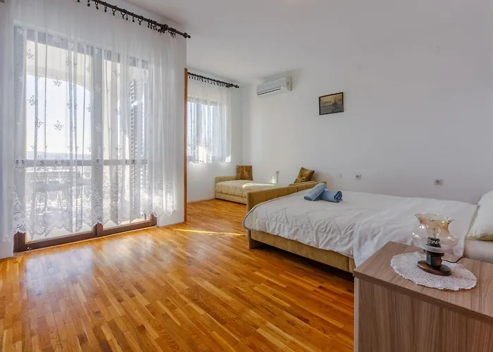 Niko Apartman *